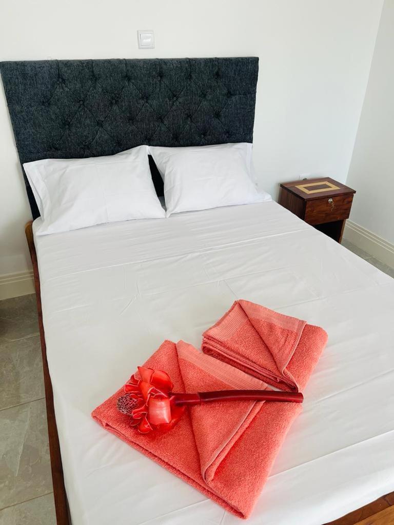 Hotel Kenito Сан-Томе Экстерьер фото