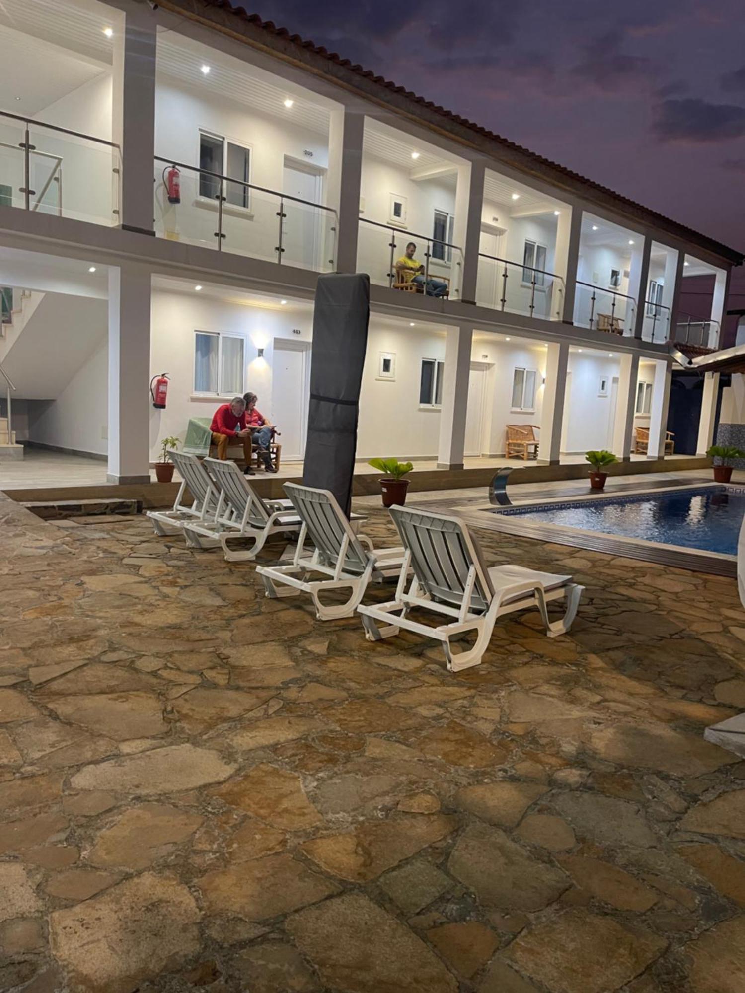 Hotel Kenito Сан-Томе Экстерьер фото