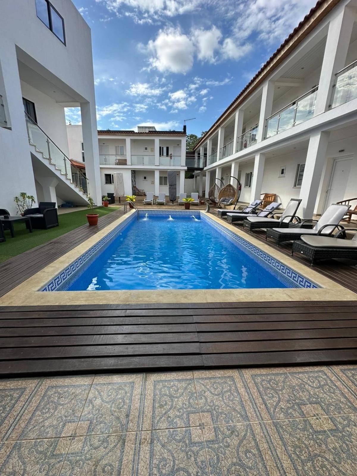 Hotel Kenito Сан-Томе Экстерьер фото